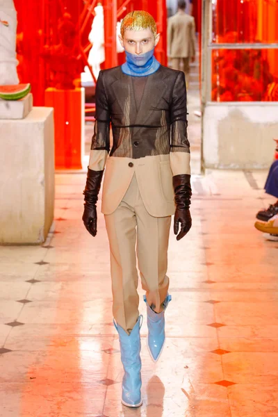 Look 9